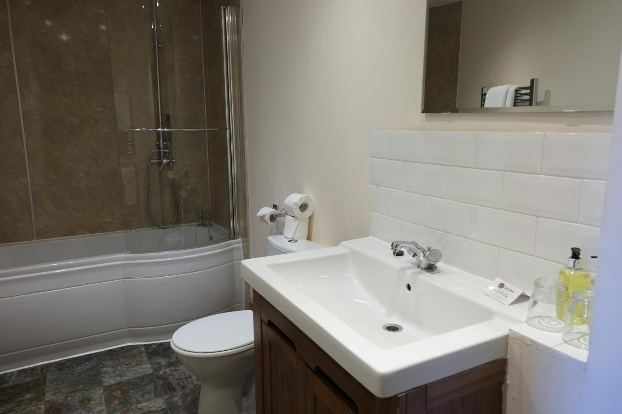 אינברנס The Glen Mhor Apartments מראה חיצוני תמונה
